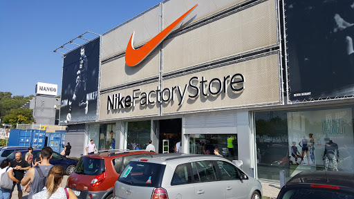 Botánica Diligencia Peregrino Nike Factory Store Barcelona | La Roca del Vallès ▷ Opiniones 2023