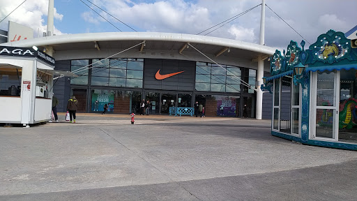 Alcalde Honesto precisamente Nike Factory Store Madrid H2O | Rivas-Vaciamadrid ▷ Opiniones 2022