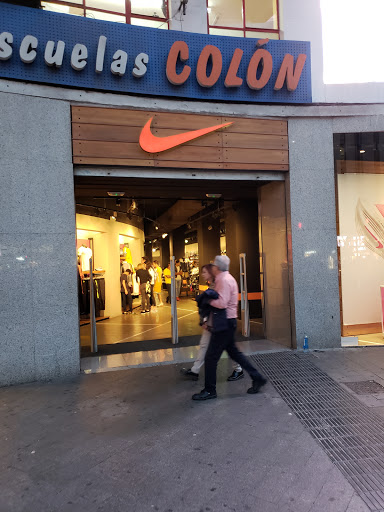Pegajoso Mareo apelación Nike Store | València ▷ Opiniones 2023